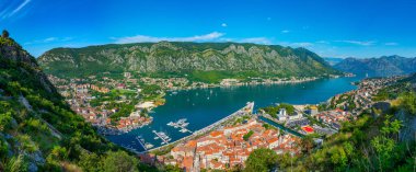 Karadağ 'daki Giovanni kalesinden Kotor' un Panorama manzarası