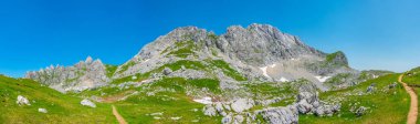 Karadağ 'ın Bobotuv Kuk dağının hakim olduğu Durmitor Milli Parkı Panoraması