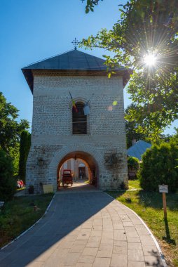 Romanya 'daki Snagov manastırında güneşli bir gün