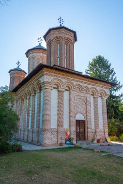Romanya 'daki Snagov manastırında güneşli bir gün
