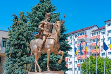 Romanya 'nın Targoviste kentinde Mihai Viteazul Heykeli