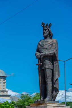 Romanya 'nın Targoviste kentinde Mircea cel batran heykeli