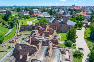Romanya 'nın Targoviste kentindeki Prenslik mahkemesinin Panorama manzarası