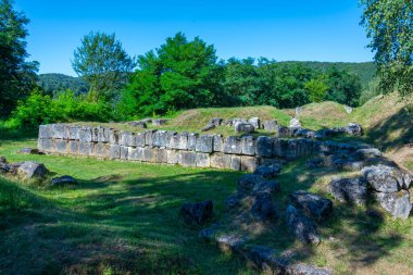 Romanya 'daki Orastie dağlarında Dacian Kalesi Kostesti