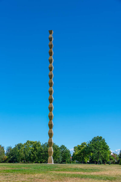 Колонна бесконечности в румынском городе Таргу Цзю