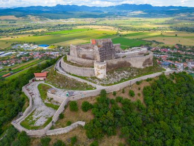Deva Kalesi ve Romanya 'nın çevresindeki kırsal bölgeler