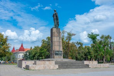 Romanya 'nın Oradea kentindeki Bilinmeyen Kahraman Heykeli