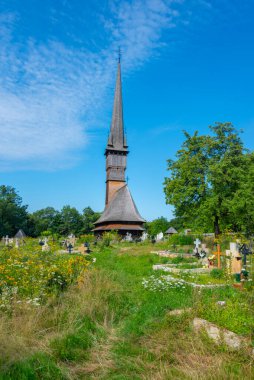 Romanya 'nın Surdesti kentindeki Yunan-Katolik Azizler Kilisesi Başmelekleri Michael ve Gabriel