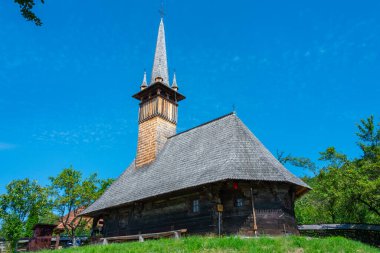 Romanya 'daki Baia Mare Köyü Müzesi' ndeki ahşap kilise