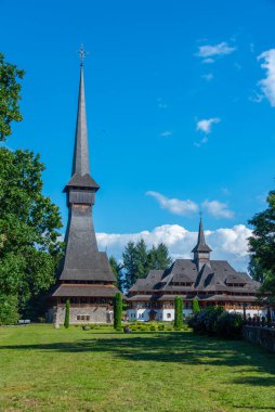 Romanya 'daki Peri-Sapanta Manastırı güneşli bir günde
