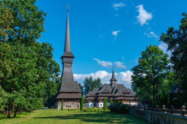 Romanya 'daki Peri-Sapanta Manastırı güneşli bir günde