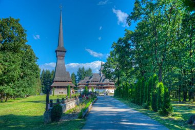 Romanya 'daki Peri-Sapanta Manastırı güneşli bir günde