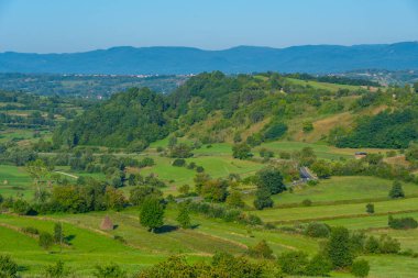 Bir yaz günü Romanya 'da kırsal Maramures kırsalında