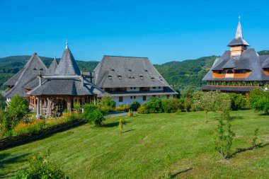 Romanya 'daki Barsana manastırında yaz günü