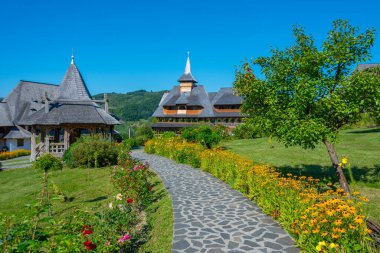 Romanya 'daki Barsana manastırında yaz günü