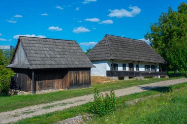 Romanya 'nın Cluj-Napoca kentinde Romulus Vuia Etnografi Parkı