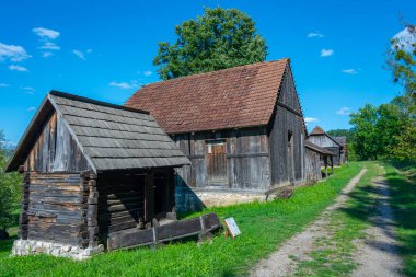 Romanya 'nın Cluj-Napoca kentinde Romulus Vuia Etnografi Parkı