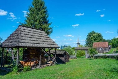 Romanya 'nın Cluj-Napoca kentinde Romulus Vuia Etnografi Parkı