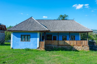 Romanya 'nın Cluj-Napoca kentinde Romulus Vuia Etnografi Parkı