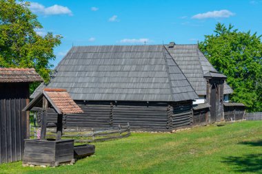 Romanya 'nın Cluj-Napoca kentinde Romulus Vuia Etnografi Parkı