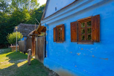 Romanya 'nın Sibiu kentindeki Astra etnografi müzesinde tarihi evler