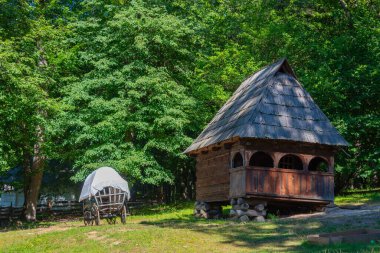 Romanya 'nın Sibiu kentindeki Astra etnografi müzesinde tarihi evler