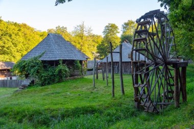 Romanya 'nın Sibiu kentindeki Astra etnografi müzesinde tarihi evler