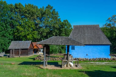 Romanya 'nın Sibiu kentindeki Astra etnografi müzesinde tarihi evler