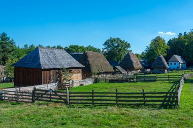Romanya 'nın Sibiu kentindeki Astra etnografi müzesinde tarihi evler