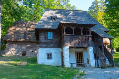 Romanya 'nın Sibiu kentindeki Astra etnografi müzesinde tarihi evler