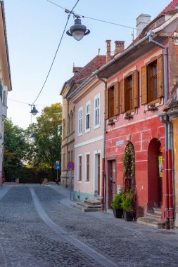 Romanya 'nın eski Sibiu kentinde bir sokak