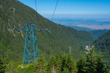 Romanya 'daki Balea gölüne uzanan vadi