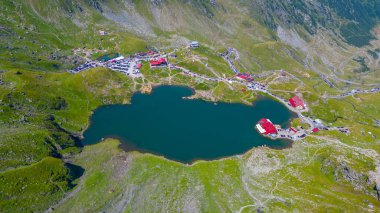 Romanya 'daki Balea Gölü' nde yaz günü