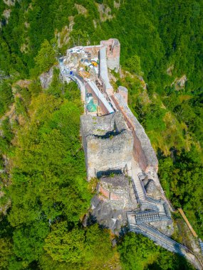 Romanya 'daki Poenari Kalesinin Panorama manzarası