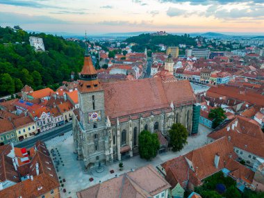 Romanya 'nın Brasov kentindeki Siyah Kilise' nin Gündoğumu