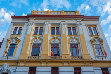 Romanya 'nın Brasov kentindeki tarihi evlerin gündoğumu manzarası