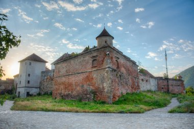 Romanya 'nın Brasov kentindeki Straja Kalesi