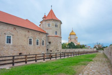 Romanya 'da bulutlu bir günde Fagaras Kalesi
