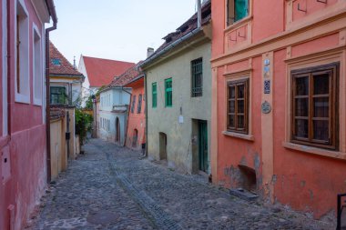 Romanya 'nın Sighisoara kentindeki renkli cadde