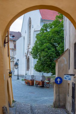 Romanya 'nın Sighisoara kentindeki renkli cadde