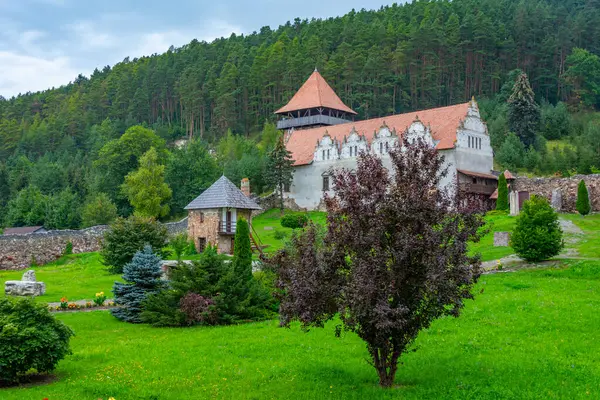 Lazarea, Romanya 'daki Lazar şatosunun manzarası