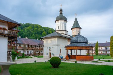 Romanya 'da bulutlu bir günde Secu manastırı