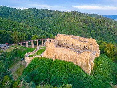 Romanya 'daki Neamt kalesinin Panorama manzarası