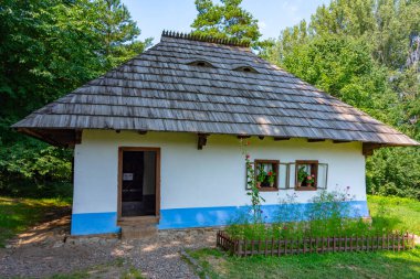 Romanya 'nın Suceava kentindeki Bucovina Köy Müzesinde tarihi evler