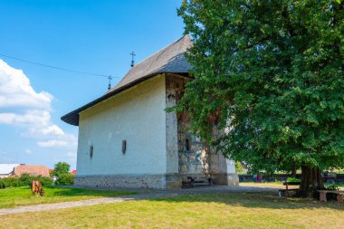 Romanya 'daki Arbore manastırında yaz mevsimi