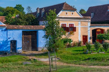Romanya 'nın Viscri köyündeki tipik Sakson evleri