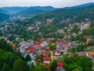 Romen kenti Sinaia 'nın gün doğumu manzarası