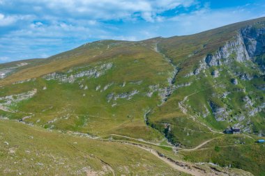 Romanya 'daki Bucegi dağlarında yaz günü