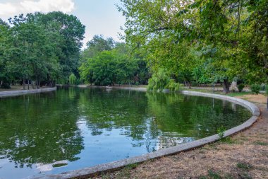 Romanya 'nın Bükreş kentinde Cismigiu parkı