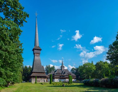 Romanya 'daki Peri-Sapanta Manastırı güneşli bir günde